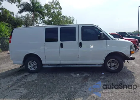 2021 Chevrolet Express G2500 Rwd 2500 Regular Wheelbase Wt z USA, uszkodzony, nr VIN 1GCWGAFPXM1249891